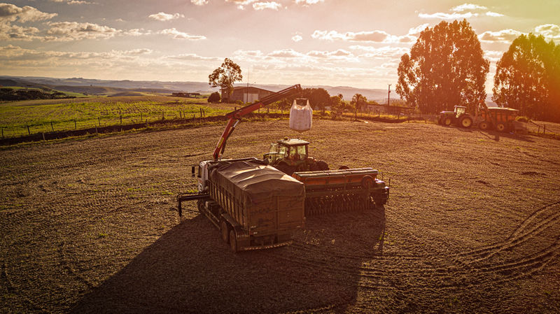 GUINDASTES PALFINGER, REVOLUÇÃO E INOVAÇÃO NO CAMPO